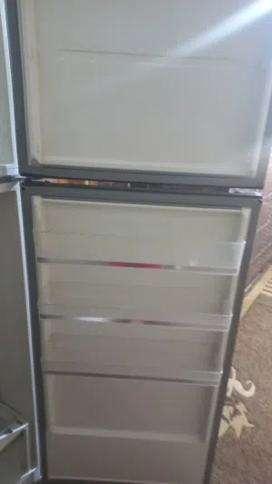 ثلاجه نوع ميديا مستعمله بحاله الوكاله