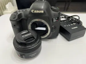 للبيع كاميرا canon EOS 5DSR