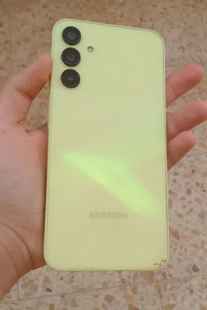 جهاز سامسونج جالكسي A15 أصفر 128جيجا  متفوتش فرصتك انك تشري تلفون زي هذا وبسعر زي هذا شن مزال تستنى.