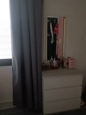 White IKEA MALM 3-Drawer Chest & Vanity Mirror وحدة أدراج ايكيا مالم مع مرآة