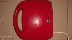 للبيع: شواية وصانعة ساندويتش Denwa SMA-102