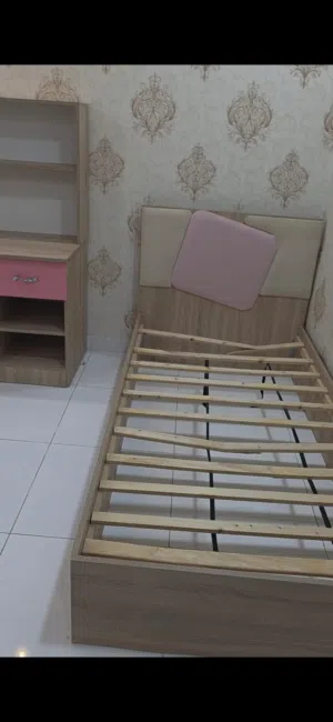 للبيع غرفة نوم