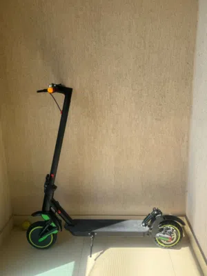 Winner Electric Scooter Suspension + Cruise Feature+ Indicator Excellent Condition Barely used