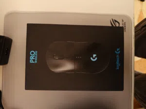 للبيع ماوس لوجيتك معاه كامل اغراضه
