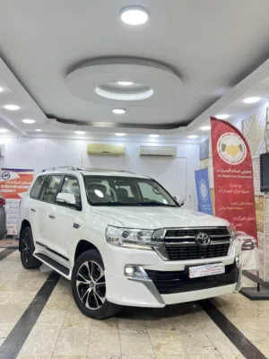 Used Toyota Land Cruiser in Muscat