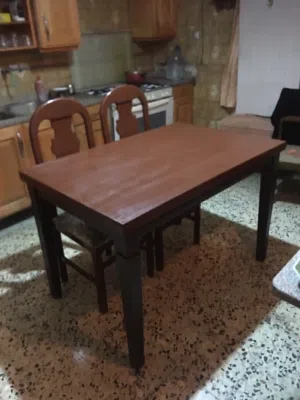 طاولات طعام ( سفره ) مع اربعة كراسي