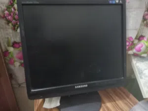 شاشة كمبيوتر