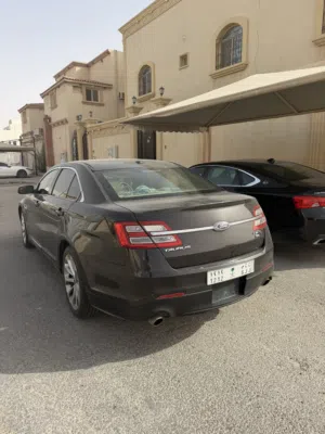 Used Ford Taurus in Al Hofuf