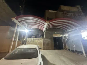 سلام عليكم بيت للبيع بناء جديدمساحه 120 حي المحلق مقابل المعارض الجديده تجاري على الشارع