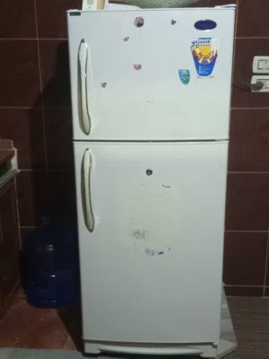 ثلاجه شبه جديده ولا مره اتصلحت