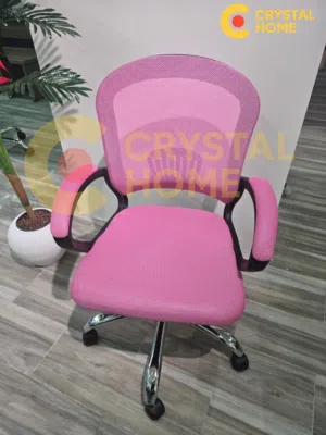 كراسي مكتب بتصميم أنيق وقاعدة كروم فاخرة خلي مكتبك يلمع بالأناقة والراحة!