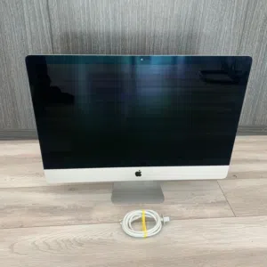 Apple iMac Retina 5K 27 Core i7 3.4 GHz,128 GB SSD/16 GB Ram/ 2 GB GPU clear display no scratches