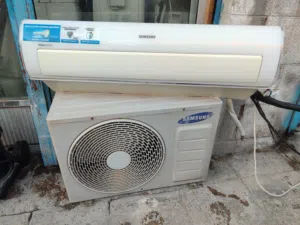مكيفات (عادي) طن ونص ، مستعمله في حالة ممتازة شامل التركيب