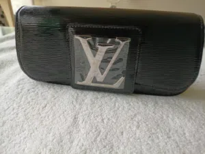 original LV clutch