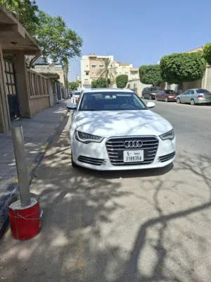 أودي A6 لون ابيض