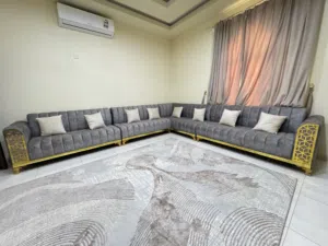 كراسي بحالةً ممتاز ونظيف واستخدام بسيط
