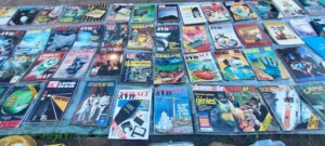 كتب قديمة وجديدة