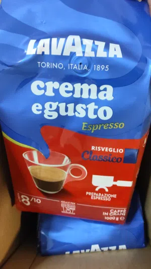لافازا كريما إي جوستو إسبريسو