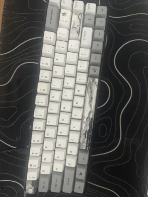 كيبورد مستعمل بس شهرين سويجات خضرا الحجم 60%  (قابل لتفاوض)