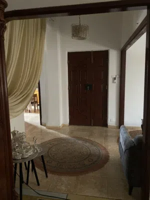 شقة للبيع في عمر المختار