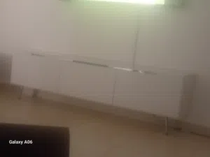 طاولة تلفزيون