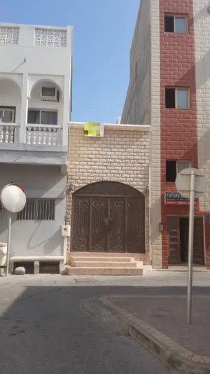 312 m2 More than 6 bedrooms Townhouse for Sale in Muharraq Busaiteen