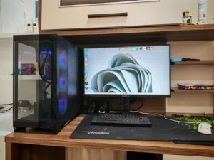 ( كيس + شاشه + ملحقات) PC ألعاب gaming