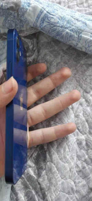 أيفون 12 لون أزرق 128 جيجا