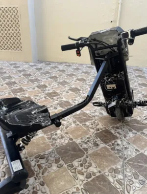 للبيع سكوتر كهربائي درفت بحالة ممتازة