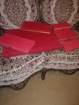 صناديق لحفظ واهداء اكسسوارات وذهب