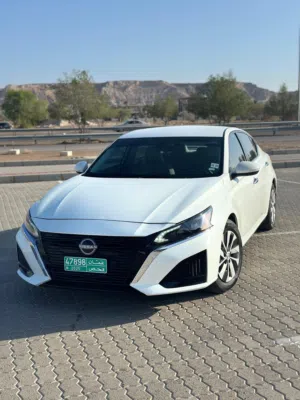 Used Nissan Altima in Al Dhahirah