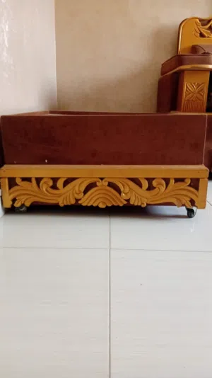 اثاث  مستخدم ونظيف
