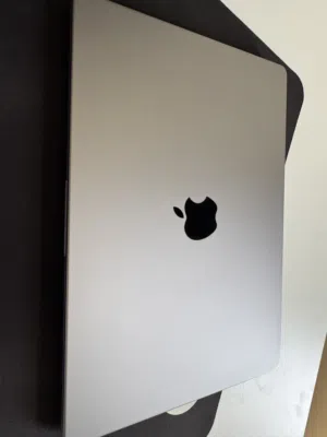 Apple MacBook Pro (14-inch, M1 Pro chip with 8‐core CPU and 14‐core GPU, 16GB RAM, 512GB SSD) Black