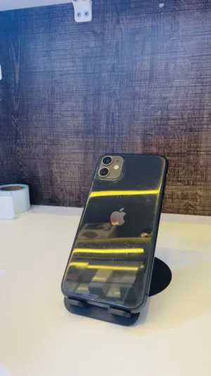 Apple iPhone 11 64 GB in Tripoli