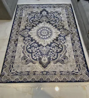 سجادة كتان نقش ايراني لون ازرق غامق قياس 180x240 جديدة / الموقع ضاحية الرشيد