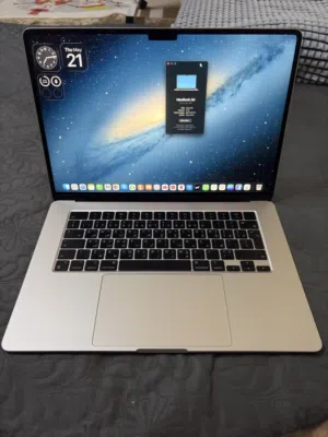 Apple MacBook Air 15 Inch Display,  M2 Chip 8-Core CPU and 10-Core GPU  8GB RAM  256GB  Starlight