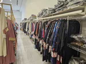 1000 قطعة ملابس للبيع جديد تصفية محل