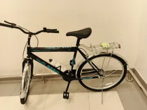 دراجة كلاسيكية شبه جديدة للبيع  استخدمت 10 دقائق فقط  حجم كبير