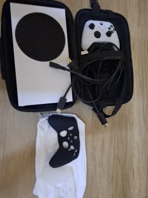 XBOX SERIES S WITH ACCESSORIES