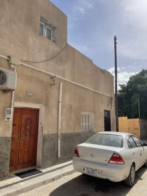 140 m2 3 Bedrooms Townhouse for Sale in Tripoli Al-Mansoura