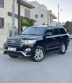 Toyota Land Cruise 2016 VXR فحص كامل كلين تايتل فل كامل  V8 4600 صيانة الشركه