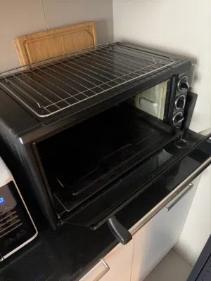 Electric oven in working condition