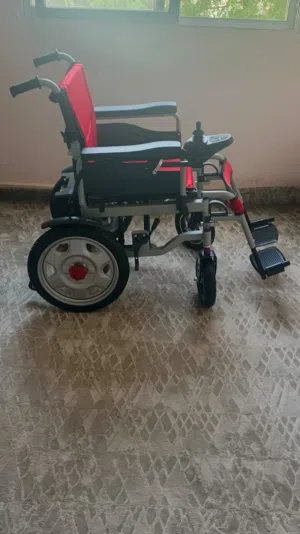 كرسي كهربائي متحرك لكبار السن