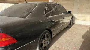 للبيع لكزس 430 موديل 2002 سكراب او الي يبا يشتريها