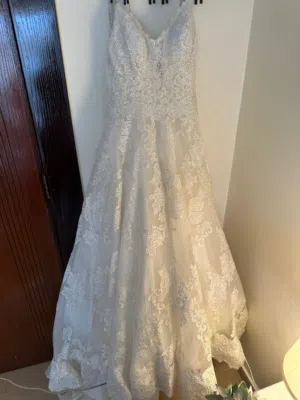 فستان عروس مستعمل مرة واحدة يوم العرس موديل ايطالي كثير راقي  مستعمل مرة واحدة   تم تخفيض السعر