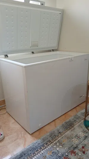 فريزر ميديا حجم وسط بحاله ممتازه