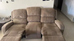 للبيع – طقم كنب Recliner فاخر