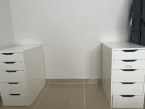 طاوله العب 550 IKEA وقابل للتفاوض