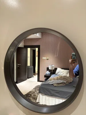 Round dresser mirror