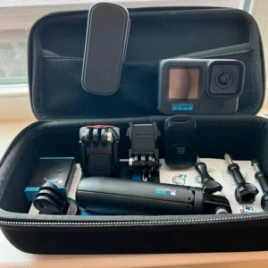 GoPro HERO9 Black + إكسسوارات – بحالة ممتازة